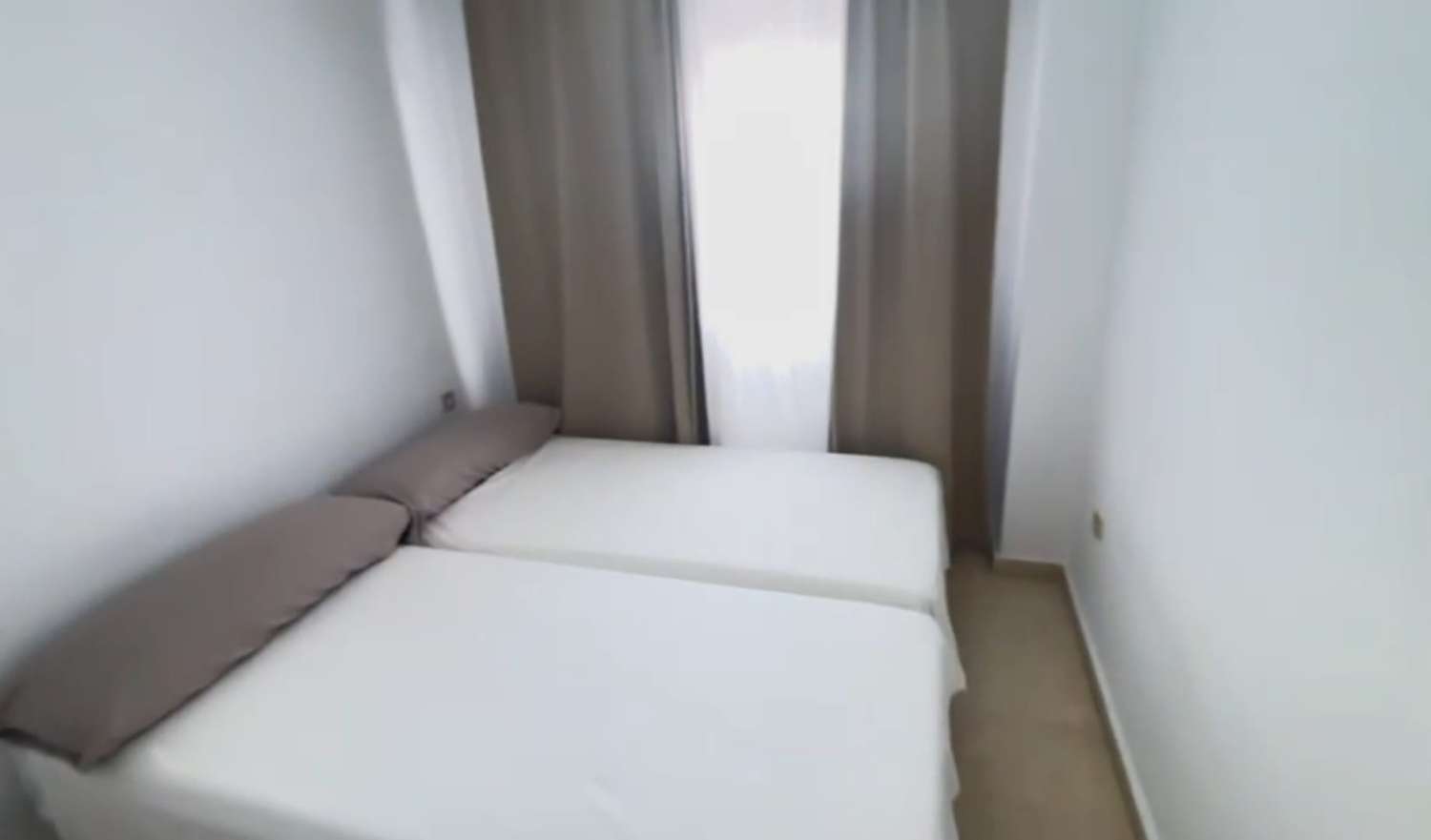 MEDIA TEMPORADA . SE ALQUILA DESDE 1.9.26-30.6.27 MAGNIFICO APARTAMENTO CON VISTAS AL MAR EN LOS BOLICHES (FUENGIROLA )