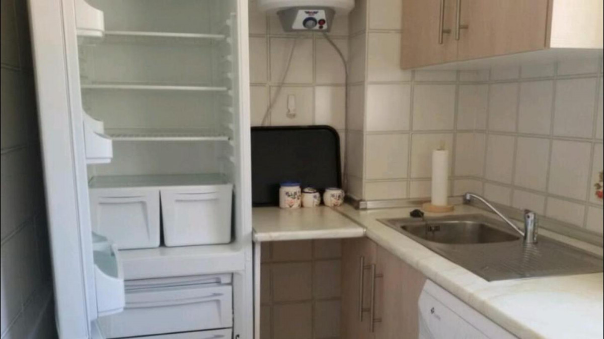 SE ALQUILA DESDE  1.9.27-30.6.28  BONITO APARTAMENTO CON VISTAS AL MAR