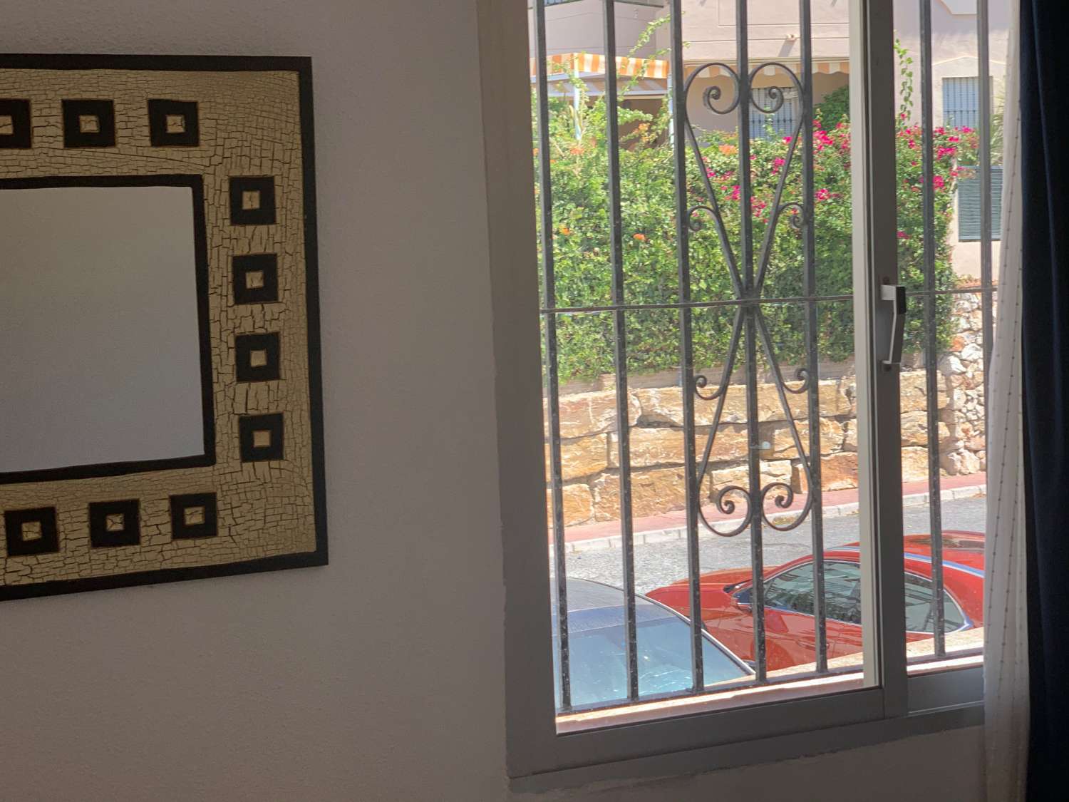 SE ALQUILA DESDE  1.9.27-30.6.28  BONITO APARTAMENTO CON VISTAS AL MAR