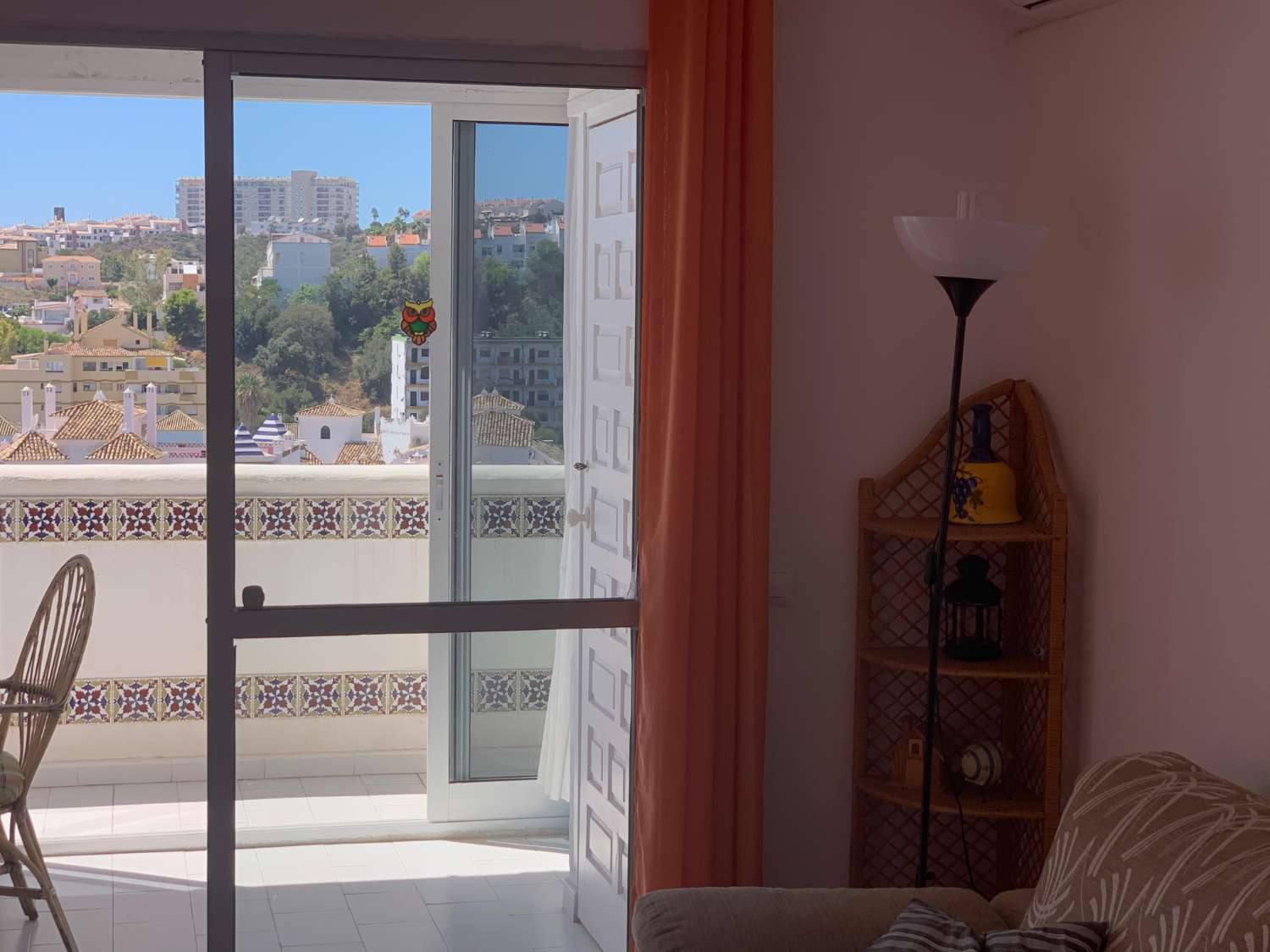 SE ALQUILA DESDE  1.9.27-30.6.28  BONITO APARTAMENTO CON VISTAS AL MAR