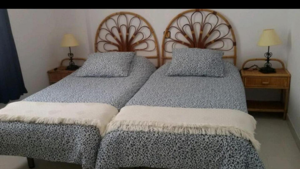 SE ALQUILA DESDE  1.9.27-30.6.28  BONITO APARTAMENTO CON VISTAS AL MAR