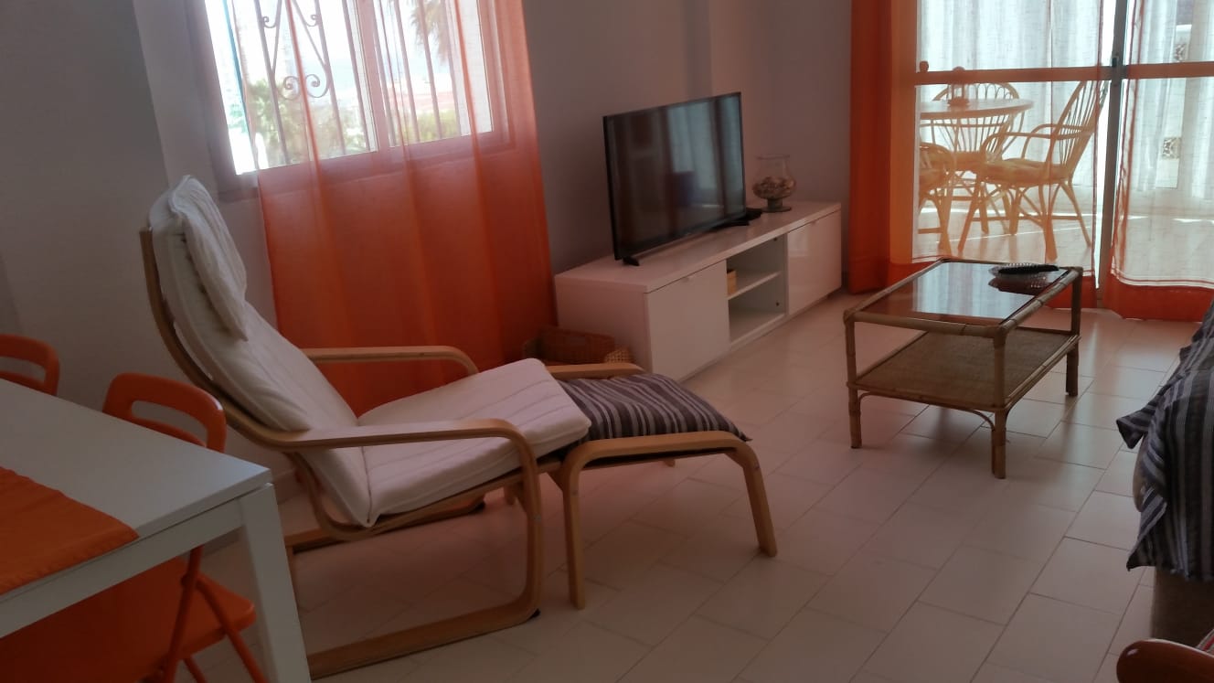 SE ALQUILA DESDE  1.9.27-30.6.28  BONITO APARTAMENTO CON VISTAS AL MAR