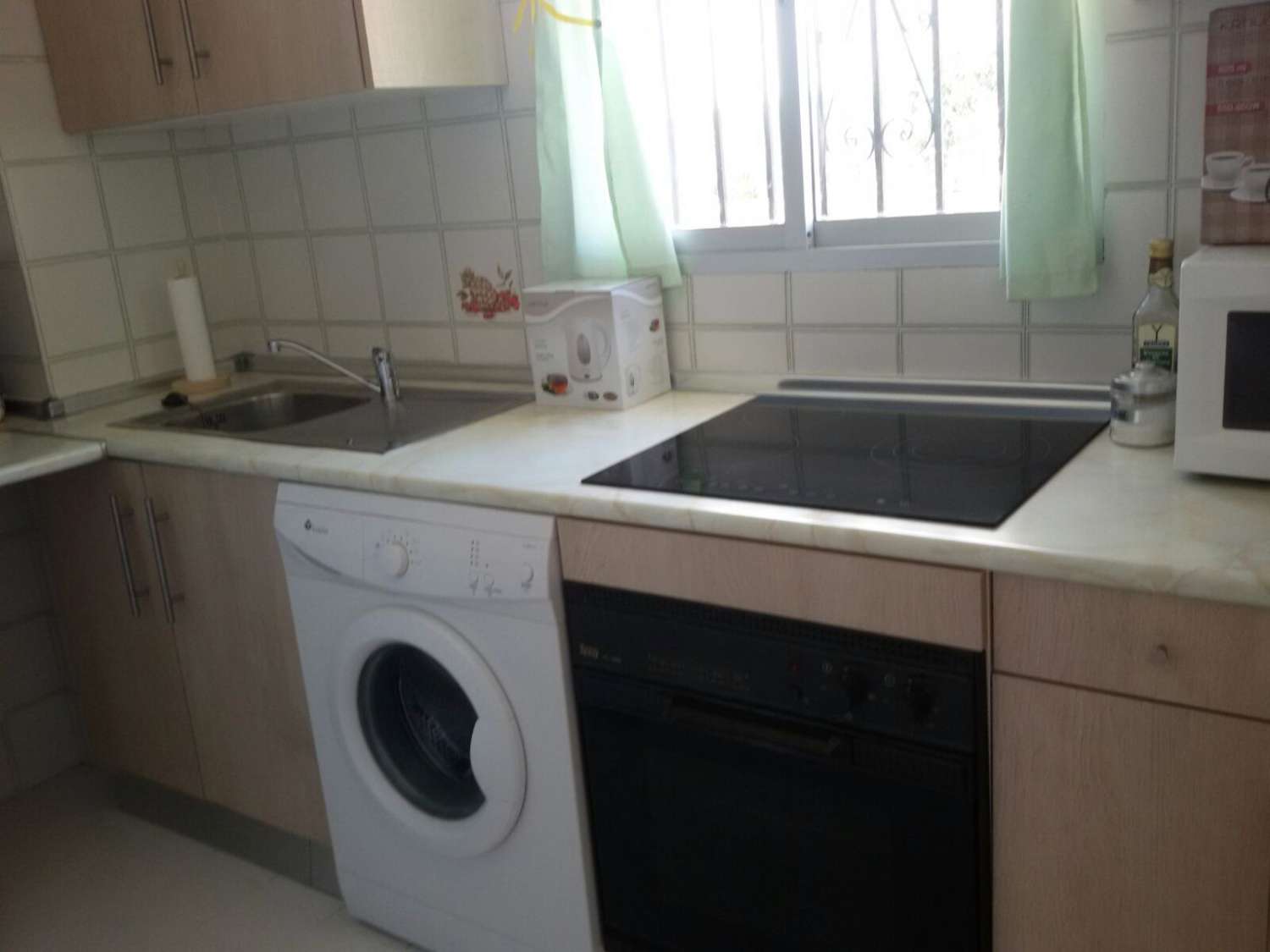 SE ALQUILA DESDE  1.9.27-30.6.28  BONITO APARTAMENTO CON VISTAS AL MAR