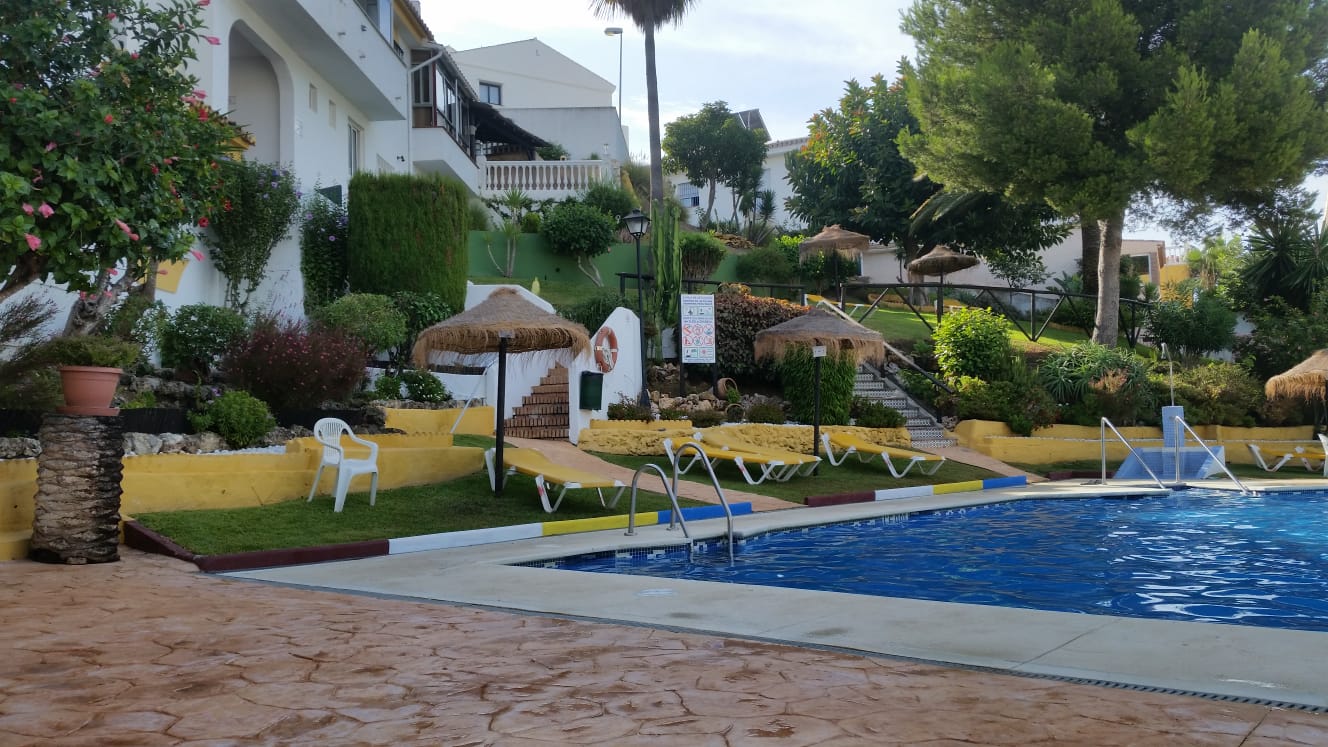 SE ALQUILA DESDE  1.9.27-30.6.28  BONITO APARTAMENTO CON VISTAS AL MAR