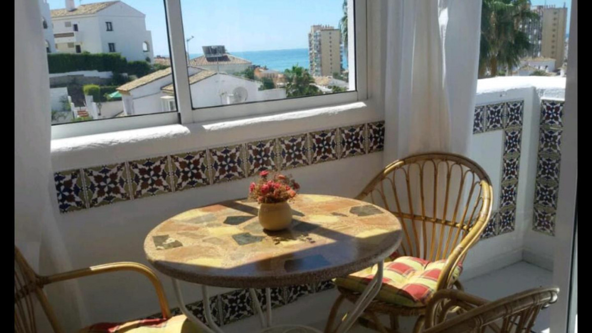 SE ALQUILA DESDE  1.9.27-30.6.28  BONITO APARTAMENTO CON VISTAS AL MAR