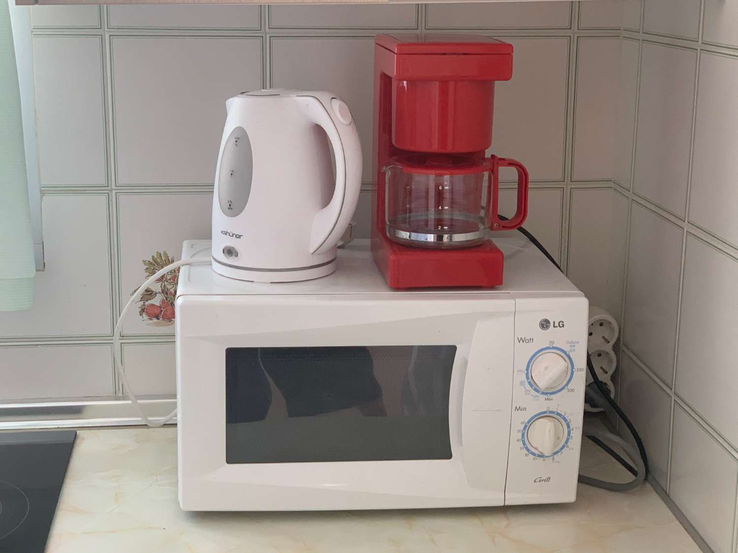 SE ALQUILA DESDE  1.9.27-30.6.28  BONITO APARTAMENTO CON VISTAS AL MAR