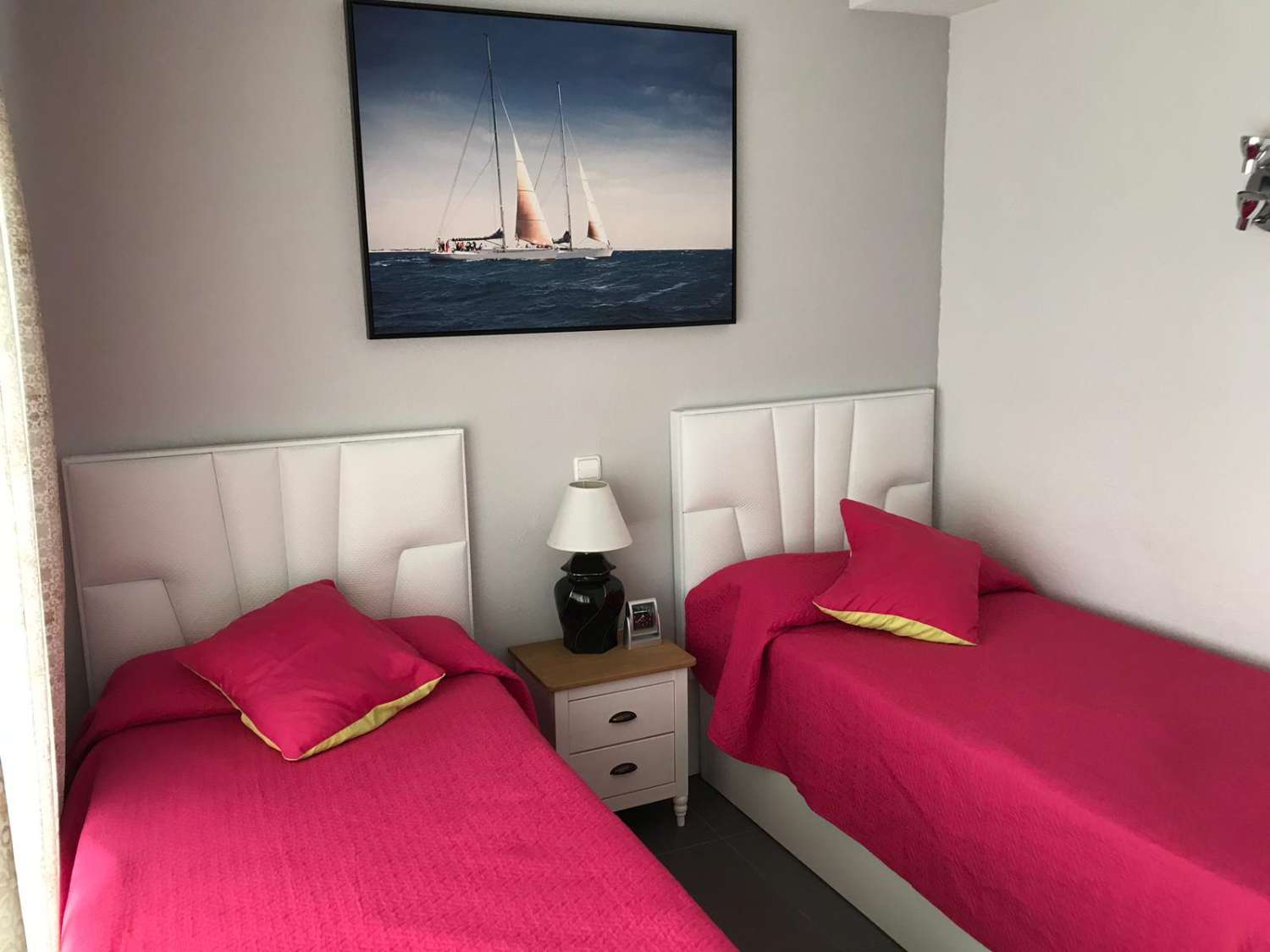 MEDIA TEMPORADA. SE ALQUILA DESDE 1.9.26-30.6.27 PRECIOSO APARTAMENTO CON VISTAS AL MAR EN BENALMADENA EN 2ª LINEA DE PLAYA