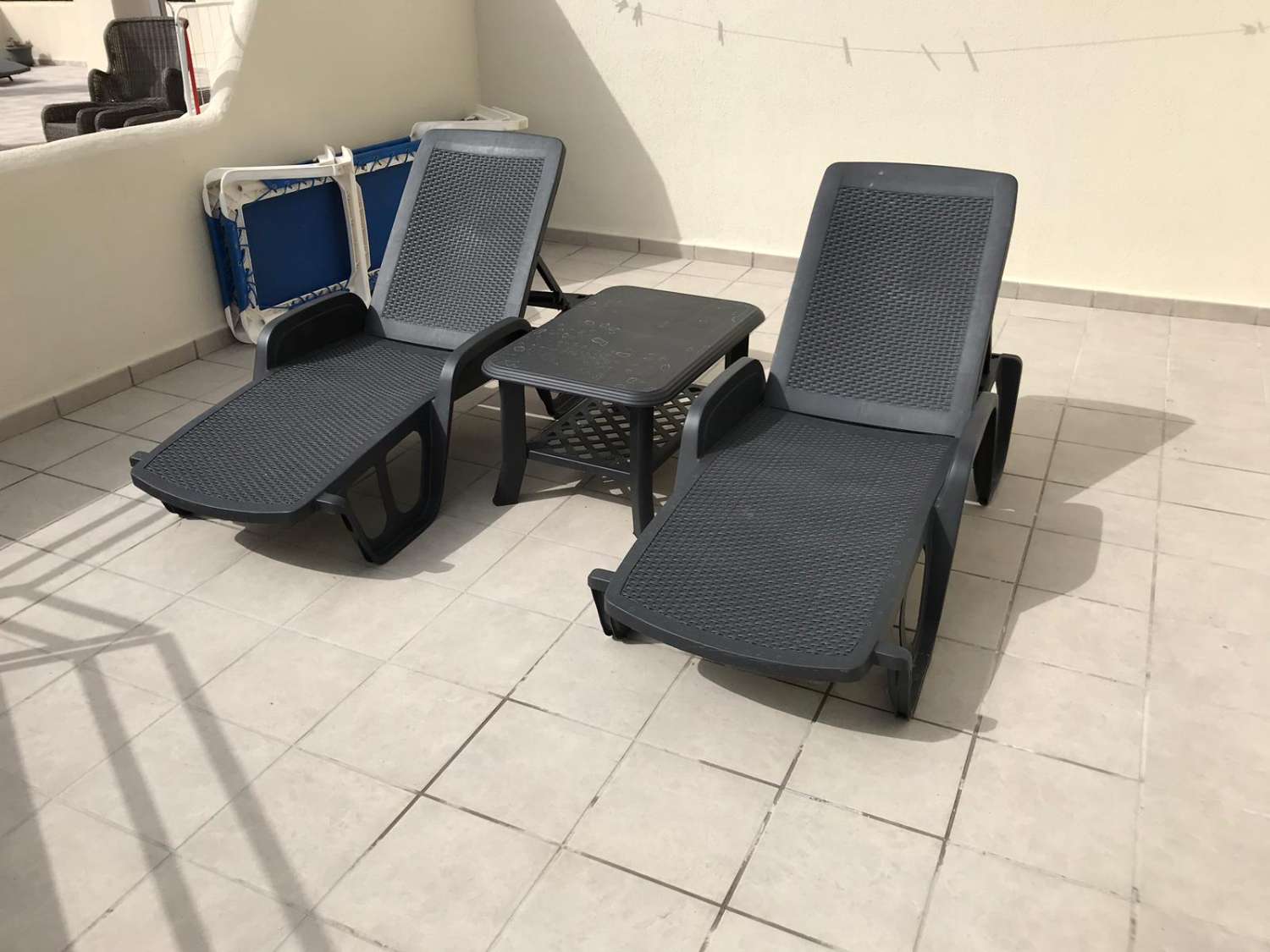 MEDIA TEMPORADA. SE ALQUILA DESDE 1.9.26-30.6.27 PRECIOSO APARTAMENTO CON VISTAS AL MAR EN BENALMADENA EN 2ª LINEA DE PLAYA