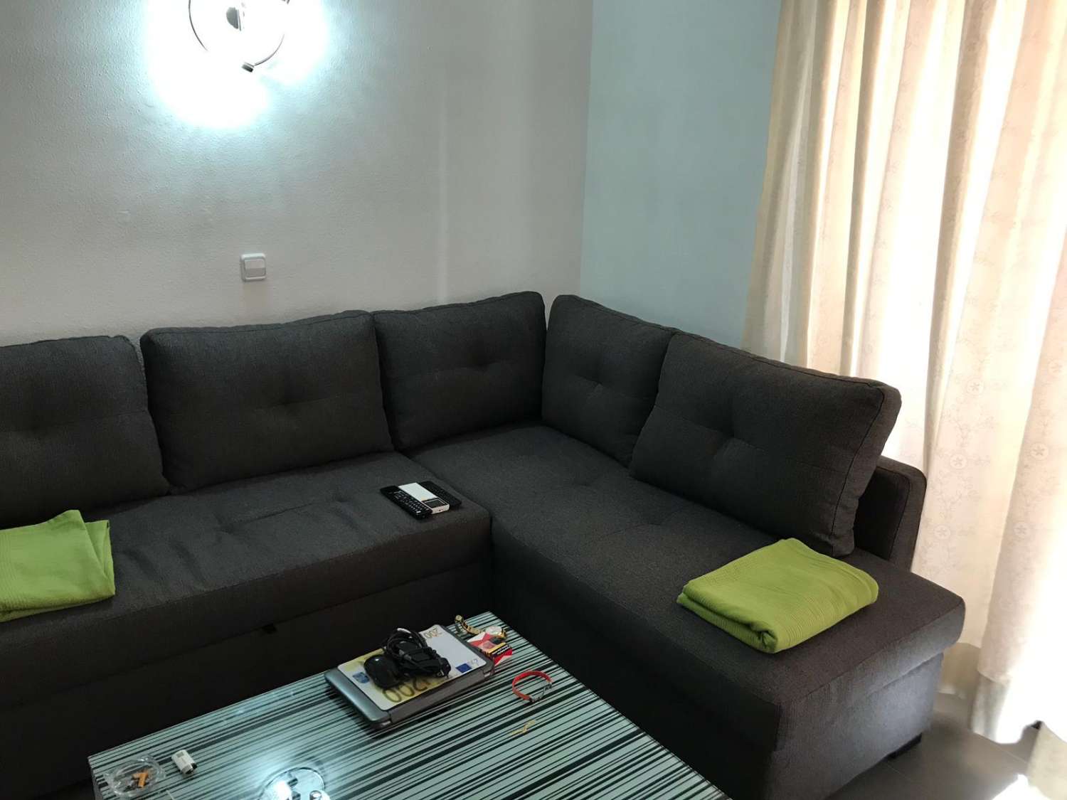 MEDIA TEMPORADA. SE ALQUILA DESDE 1.9.26-30.6.27 PRECIOSO APARTAMENTO CON VISTAS AL MAR EN BENALMADENA EN 2ª LINEA DE PLAYA