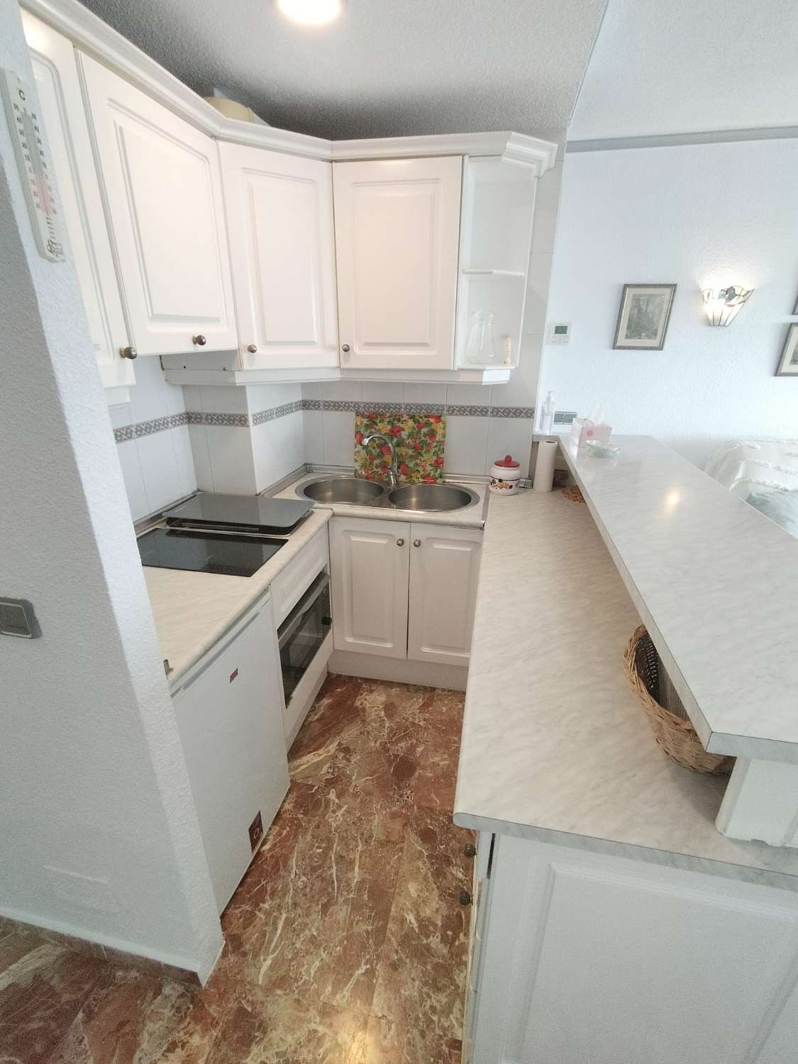 MEDIA TEMPORADA SE ALQUILA DESDE AHORA HASTA 15.6.26 Y DE 15.9.26-31.5.27  BONITO APARTAMENTO CON IMPRESIONANTES VISTAS AL MAR EN 1ª LINEA EN BENALMADENA