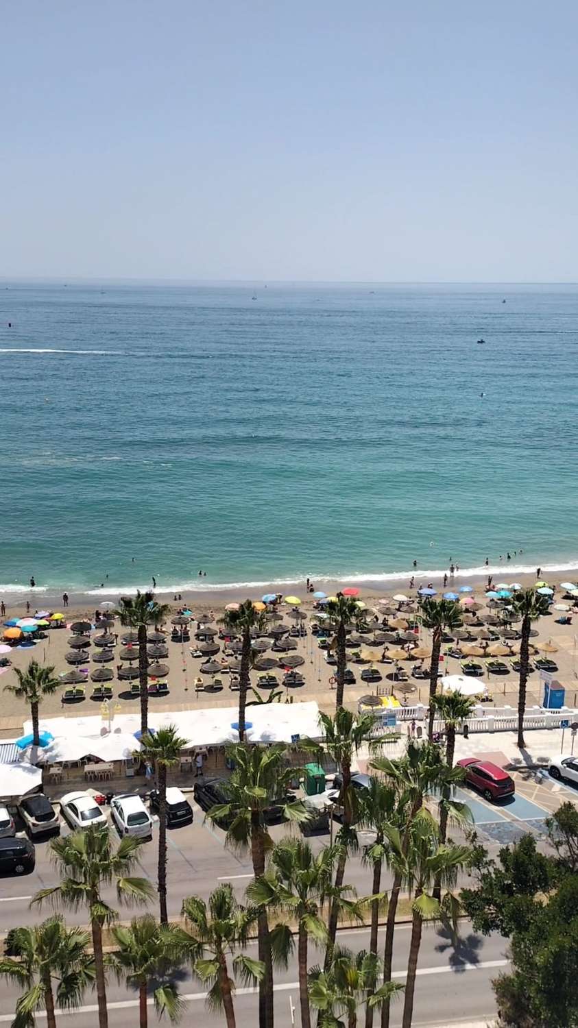 MEDIA TEMPORADA SE ALQUILA DESDE AHORA HASTA 15.6.26 Y DE 15.9.26-31.5.27  BONITO APARTAMENTO CON IMPRESIONANTES VISTAS AL MAR EN 1ª LINEA EN BENALMADENA