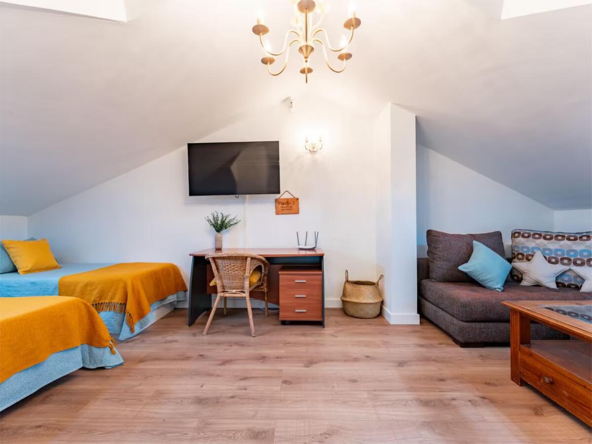 SE ALQUILA DESDE 1.9.26-30.9.27  MAGNIFICA VILLA EN ZONA LOS PACOS (FUENGIROLA )