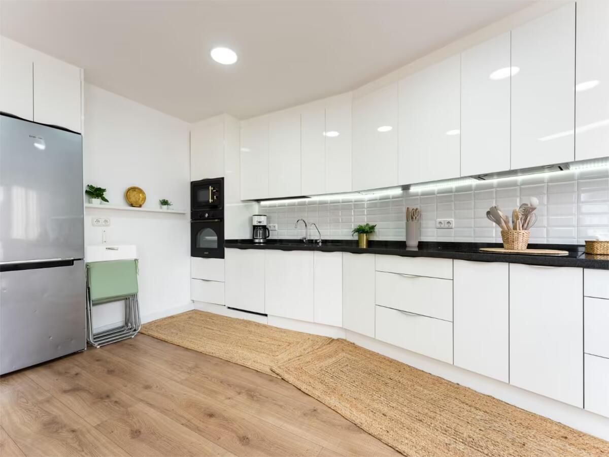 SE ALQUILA DESDE 1.9.26-30.9.27  MAGNIFICA VILLA EN ZONA LOS PACOS (FUENGIROLA )