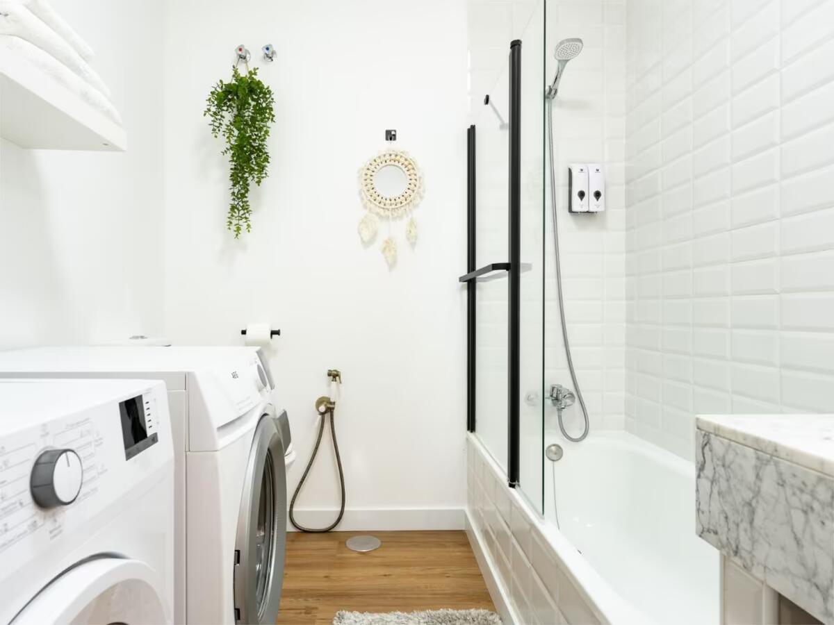 SE ALQUILA DESDE 1.9.26-30.9.27  MAGNIFICA VILLA EN ZONA LOS PACOS (FUENGIROLA )