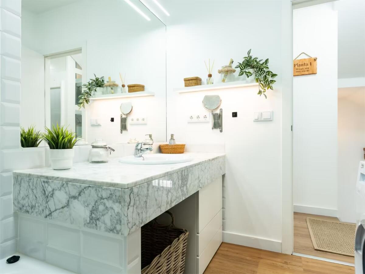 SE ALQUILA DESDE 1.9.26-30.9.27  MAGNIFICA VILLA EN ZONA LOS PACOS (FUENGIROLA )