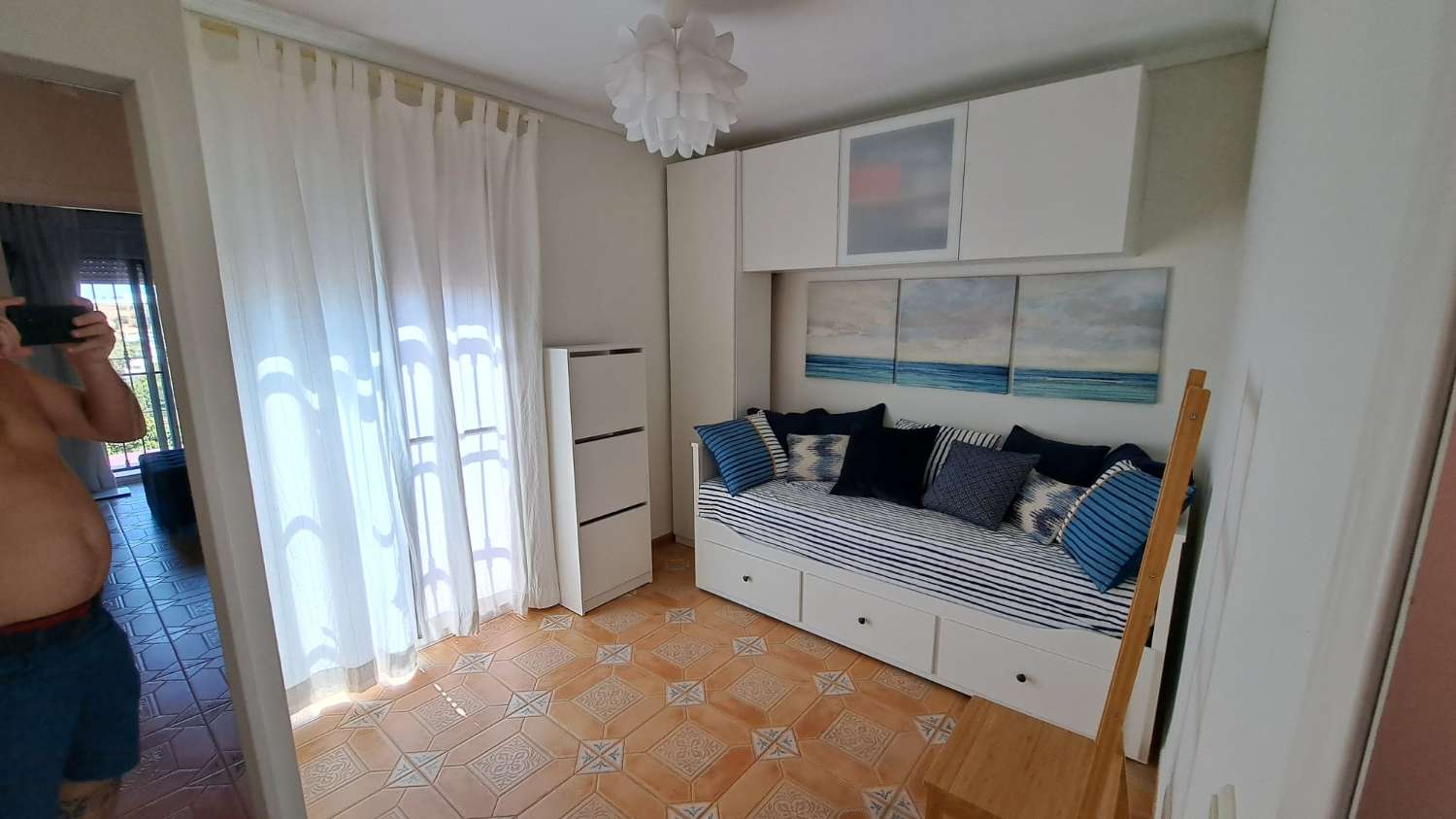 SE ALQUILA POR LARGA TEMPORADA BONITO CHALET ADOSADO  CON VISTAS AL MAR EN ZONA TORREBLANCA (FUENGIROLA)