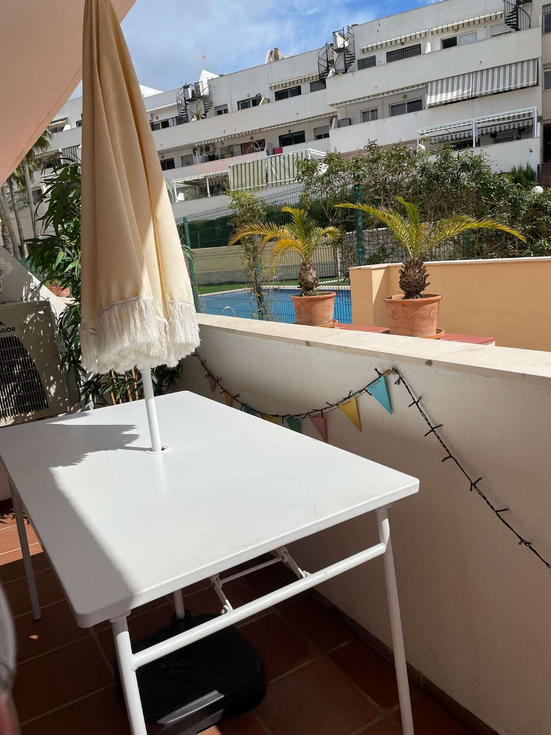 SE ALQUILA POR LARGA TEMPORADA BONITO APARTAMENTO EN BENALMADENA