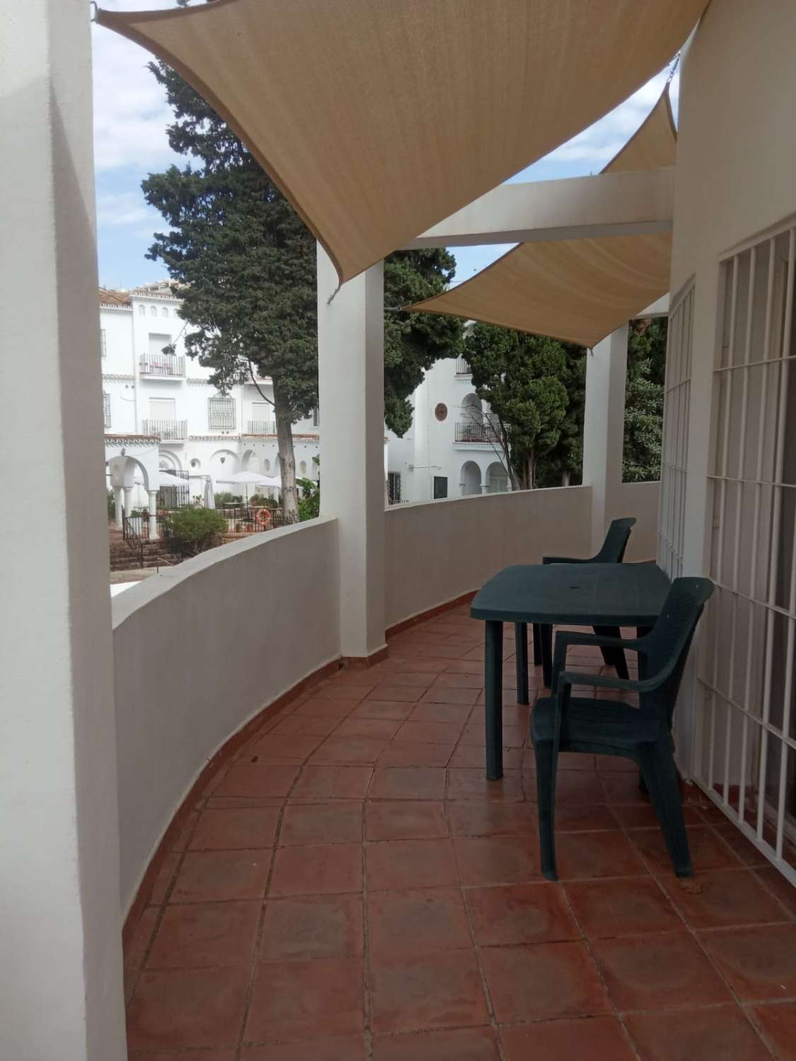 MEDIA TEMPORADA. SE ALQUILA DE 01/9/2027- 31/05/2028 BONITO APARTAMENTO EN LA CARIHUELA A 50 METROS DE LA PLAYA,