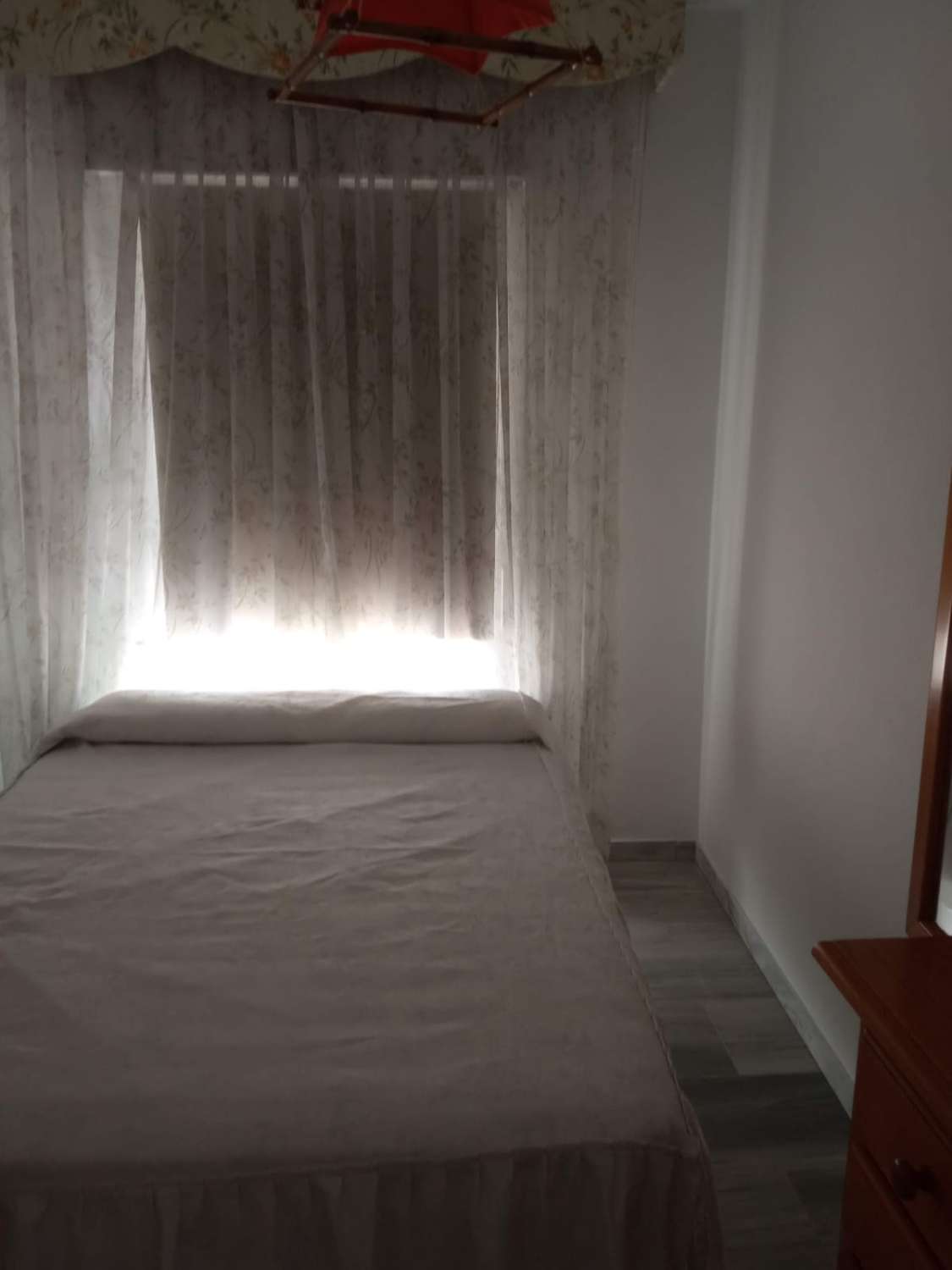 MEDIA TEMPORADA. SE ALQUILA DE 01/9/2027- 31/05/2028 BONITO APARTAMENTO EN LA CARIHUELA A 50 METROS DE LA PLAYA,