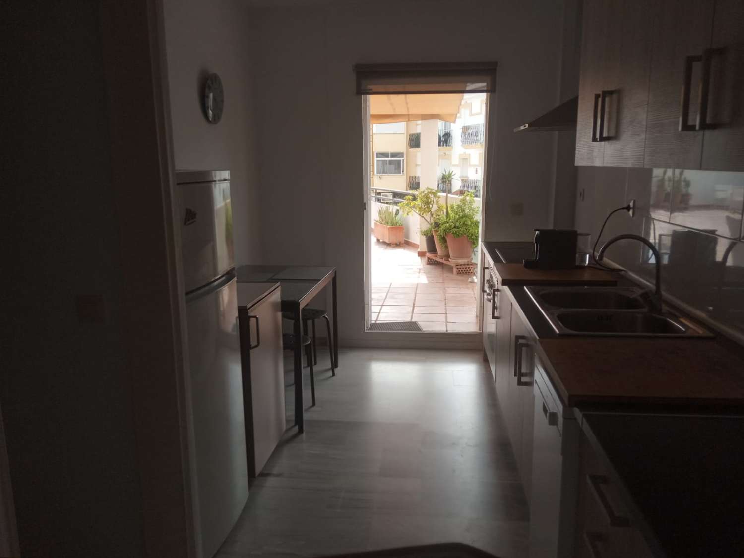 MEDIA TEMPORADA. SE ALQUILA DE 01/9/2027- 31/05/2028 BONITO APARTAMENTO EN LA CARIHUELA A 50 METROS DE LA PLAYA,