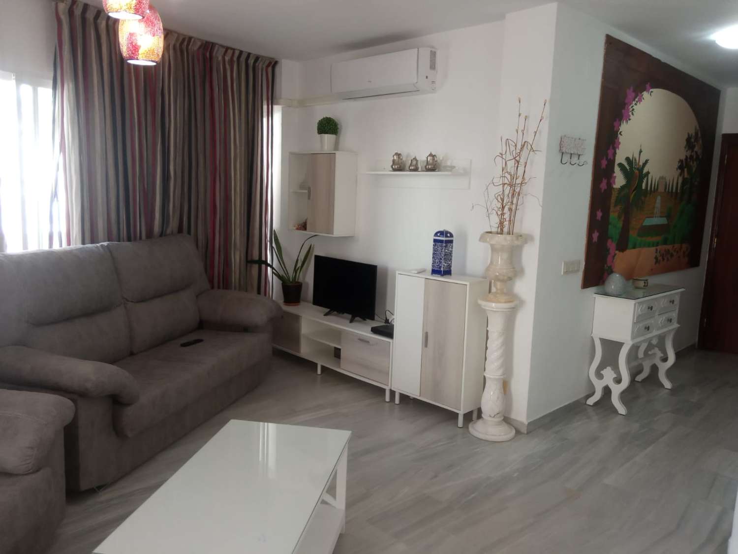 MEDIA TEMPORADA. SE ALQUILA DE 01/9/2027- 31/05/2028 BONITO APARTAMENTO EN LA CARIHUELA A 50 METROS DE LA PLAYA,