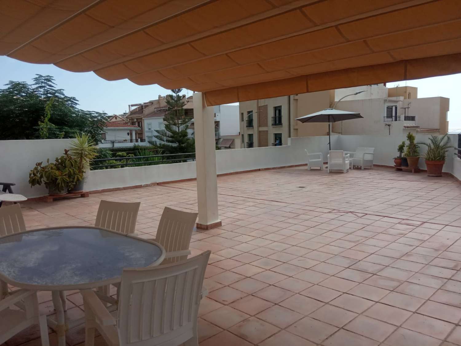 MEDIA TEMPORADA. SE ALQUILA DE 01/9/2027- 31/05/2028 BONITO APARTAMENTO EN LA CARIHUELA A 50 METROS DE LA PLAYA,