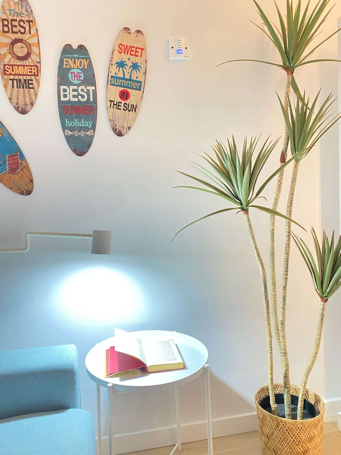 MEDIA TEMPORADA , SE ALQUILA DESDE 1.11.26-28.2.27BONITO APARTAMENTO REFORMADO CON VISTAS AL MAR EN LA CARIHUELA (TORREMOLINOS)