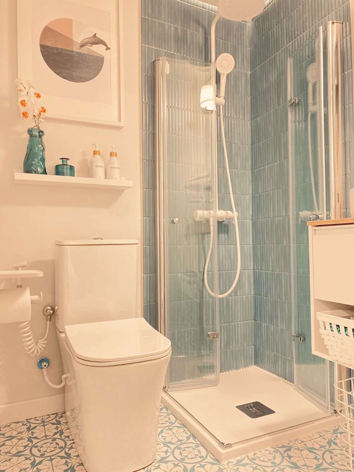 MEDIA TEMPORADA , SE ALQUILA DESDE 1.11.26-28.2.27BONITO APARTAMENTO REFORMADO CON VISTAS AL MAR EN LA CARIHUELA (TORREMOLINOS)