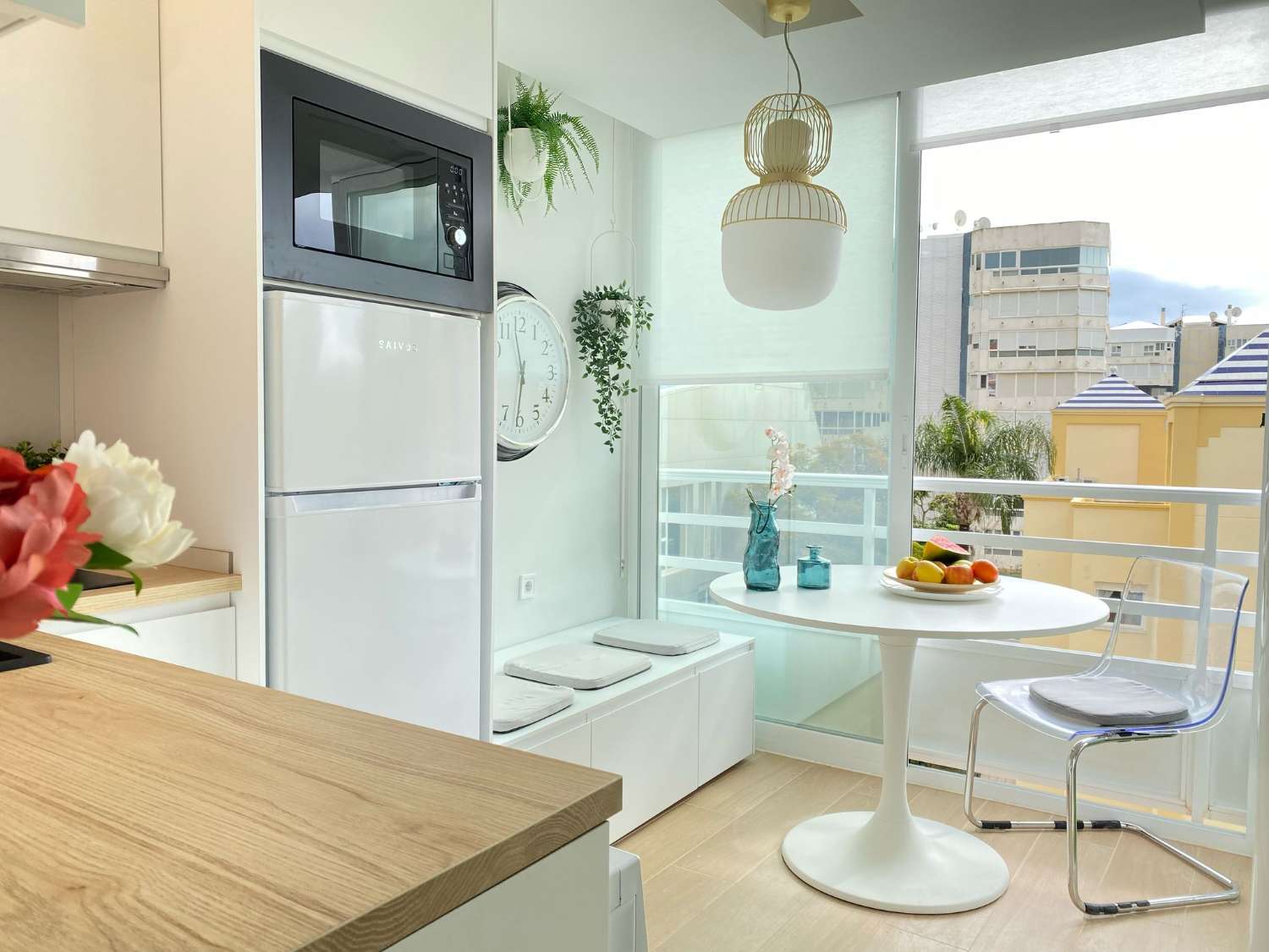 MEDIA TEMPORADA , SE ALQUILA DESDE 1.11.26-28.2.27BONITO APARTAMENTO REFORMADO CON VISTAS AL MAR EN LA CARIHUELA (TORREMOLINOS)