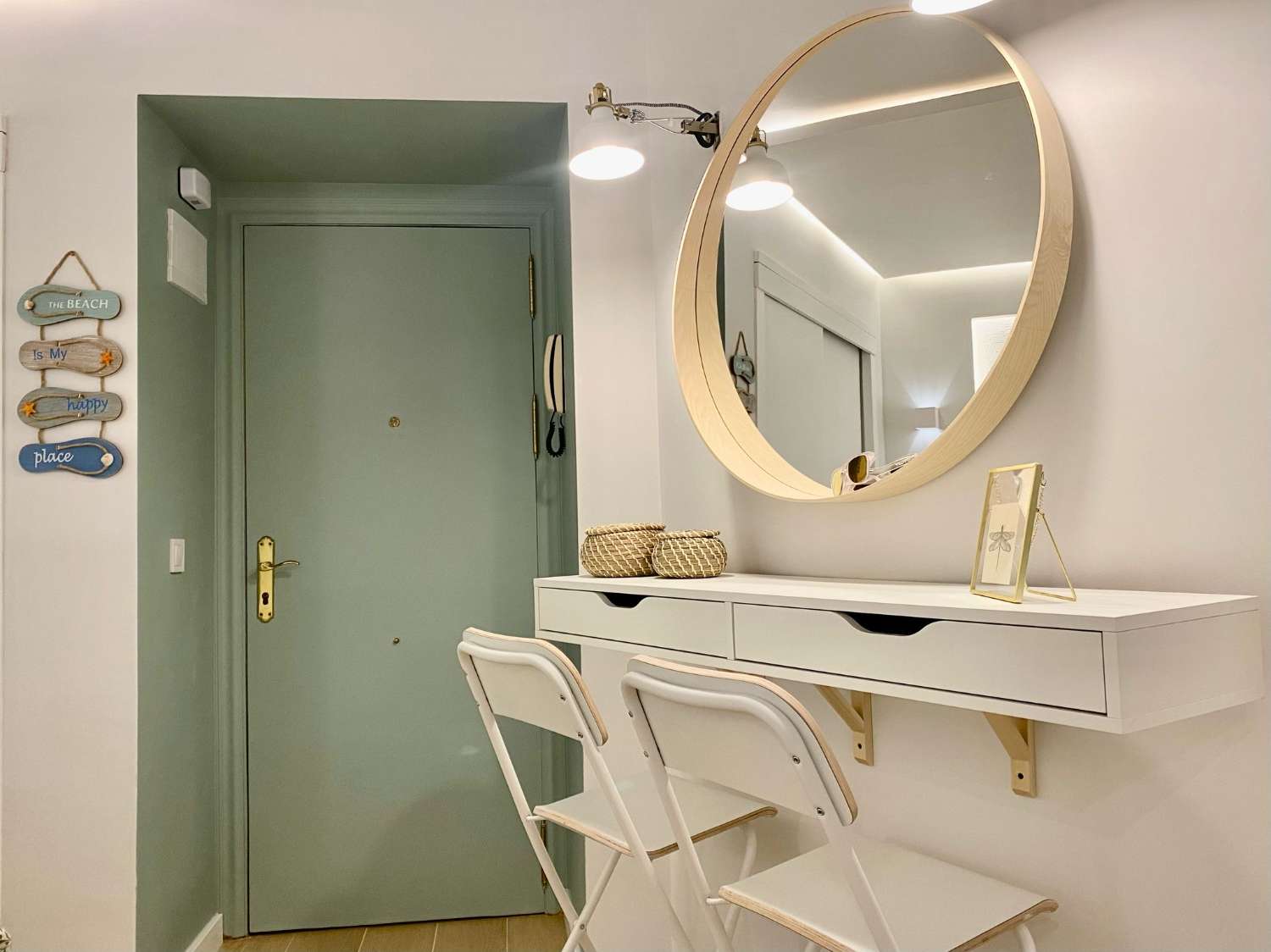 MEDIA TEMPORADA , SE ALQUILA DESDE 1.11.26-28.2.27BONITO APARTAMENTO REFORMADO CON VISTAS AL MAR EN LA CARIHUELA (TORREMOLINOS)