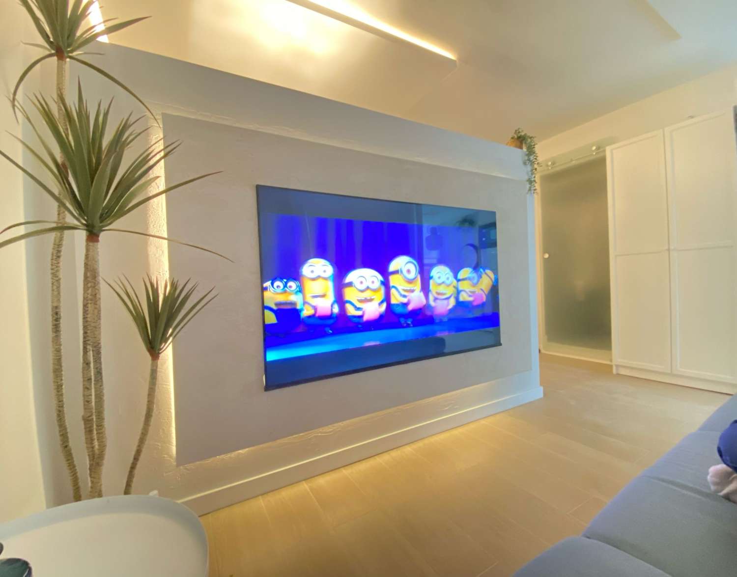 MEDIA TEMPORADA , SE ALQUILA DESDE 1.11.26-28.2.27BONITO APARTAMENTO REFORMADO CON VISTAS AL MAR EN LA CARIHUELA (TORREMOLINOS)