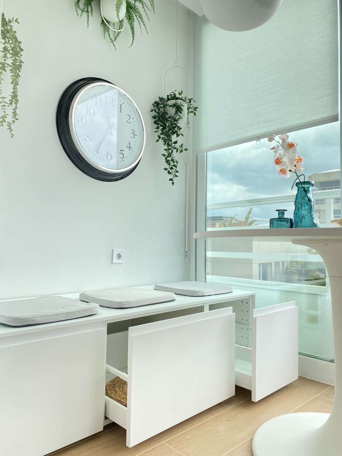 MEDIA TEMPORADA , SE ALQUILA DESDE 1.11.26-28.2.27BONITO APARTAMENTO REFORMADO CON VISTAS AL MAR EN LA CARIHUELA (TORREMOLINOS)