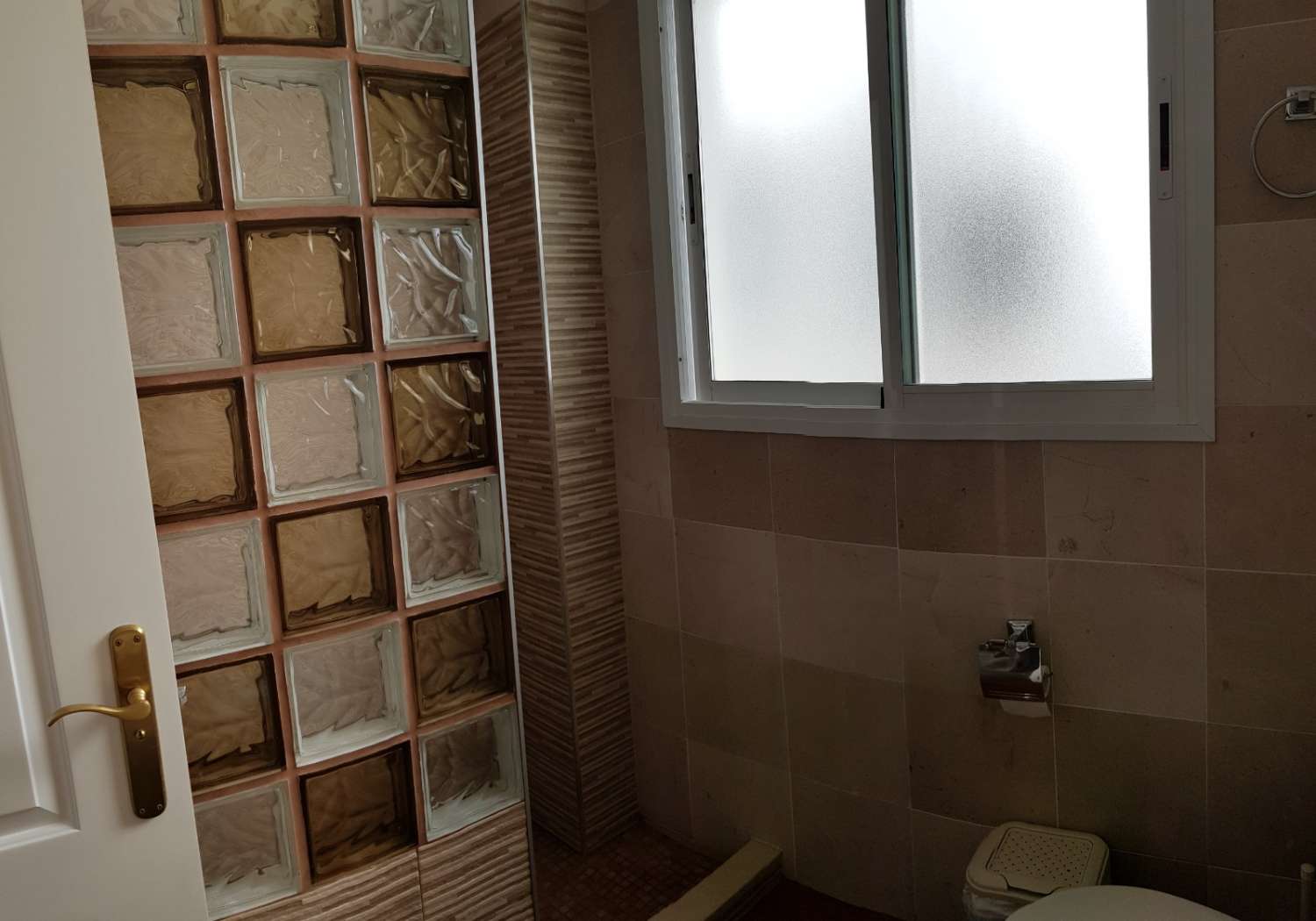 Se alquila dede 30/8/26 -25/627 magnifico apartamento al lado de la playa en La Carihuela (Torremolinos)