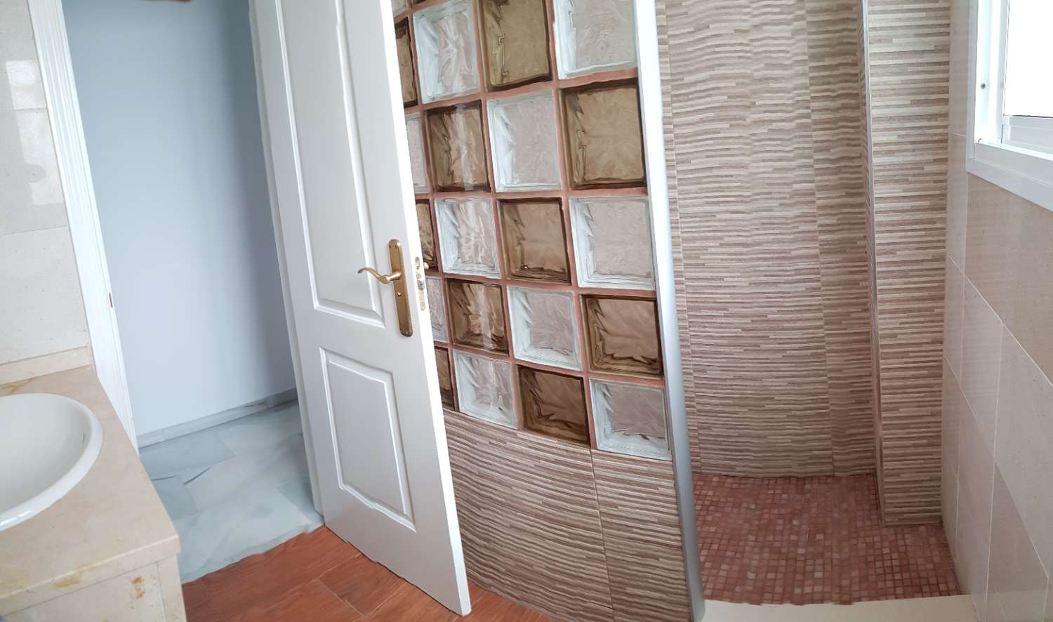 Se alquila dede 30/8/26 -25/627 magnifico apartamento al lado de la playa en La Carihuela (Torremolinos)