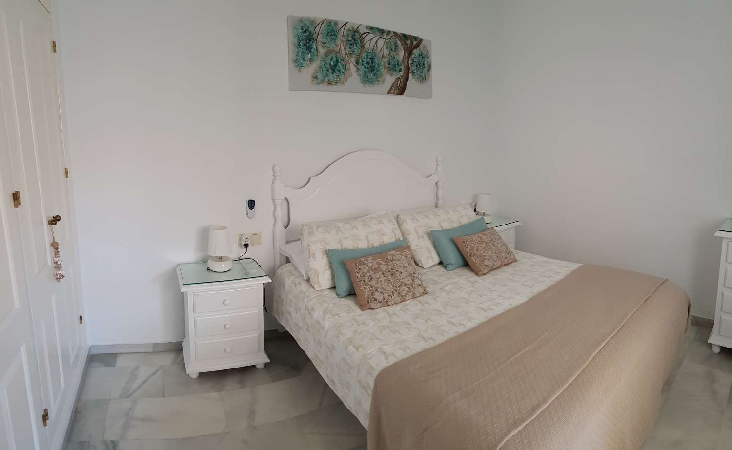 Se alquila dede 30/8/26 -25/627 magnifico apartamento al lado de la playa en La Carihuela (Torremolinos)