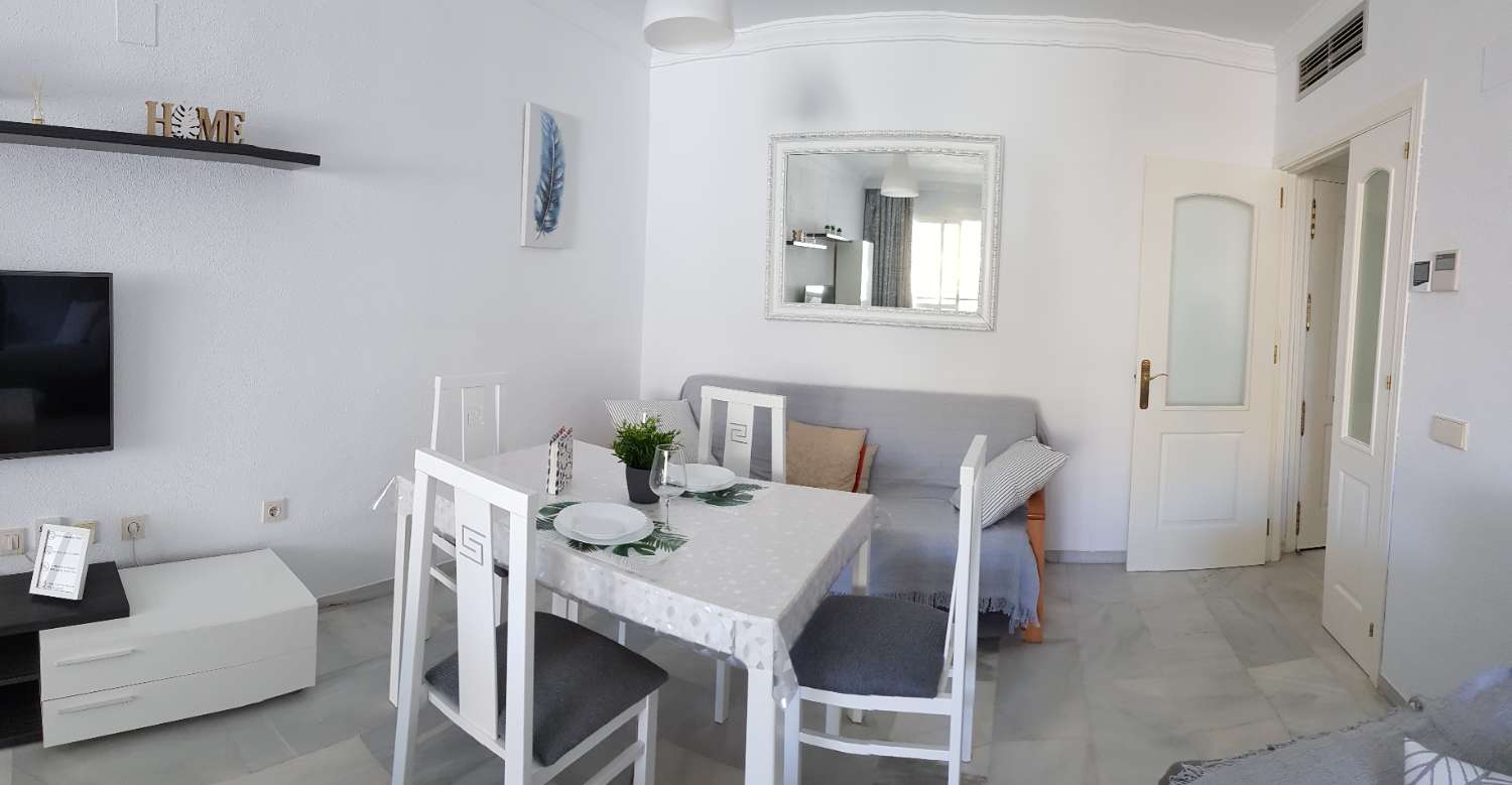 Se alquila dede 30/8/26 -25/627 magnifico apartamento al lado de la playa en La Carihuela (Torremolinos)