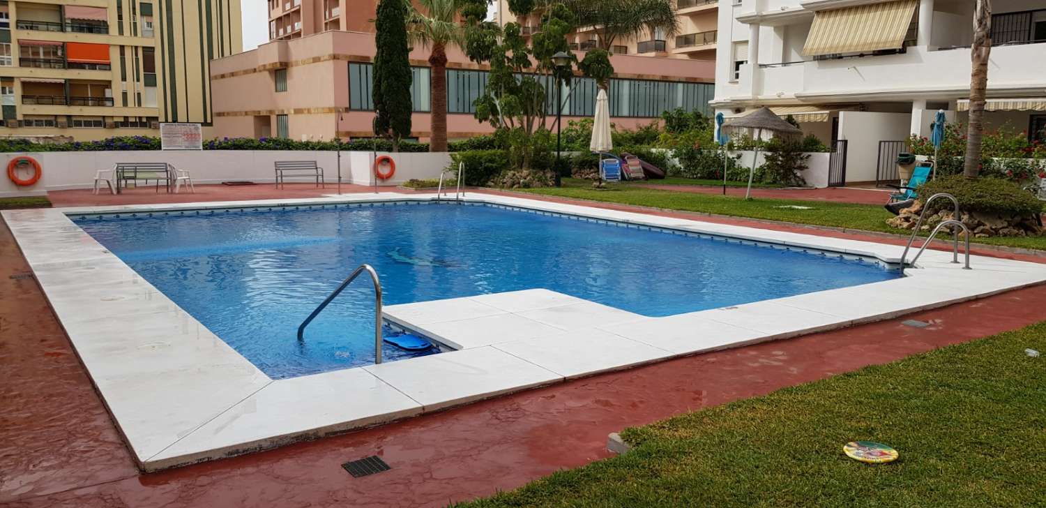 Se alquila dede 30/8/26 -25/627 magnifico apartamento al lado de la playa en La Carihuela (Torremolinos)