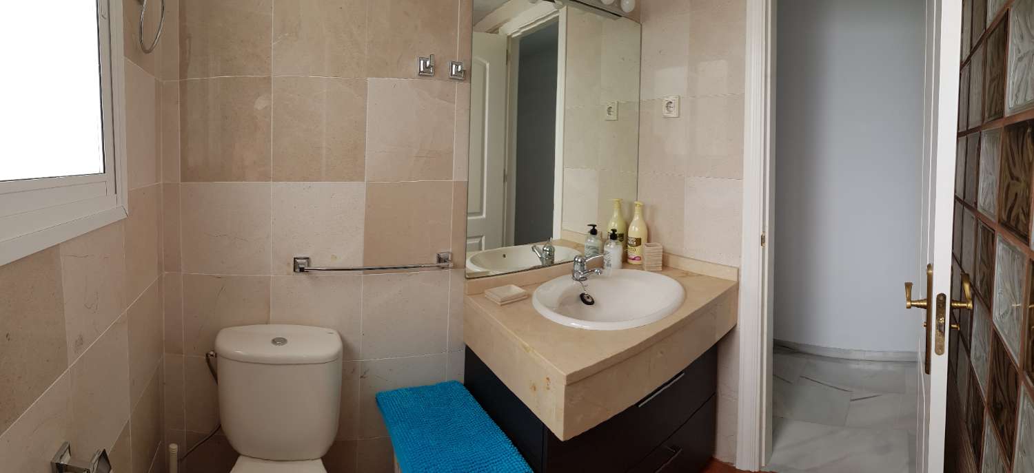 Se alquila dede 30/8/26 -25/627 magnifico apartamento al lado de la playa en La Carihuela (Torremolinos)