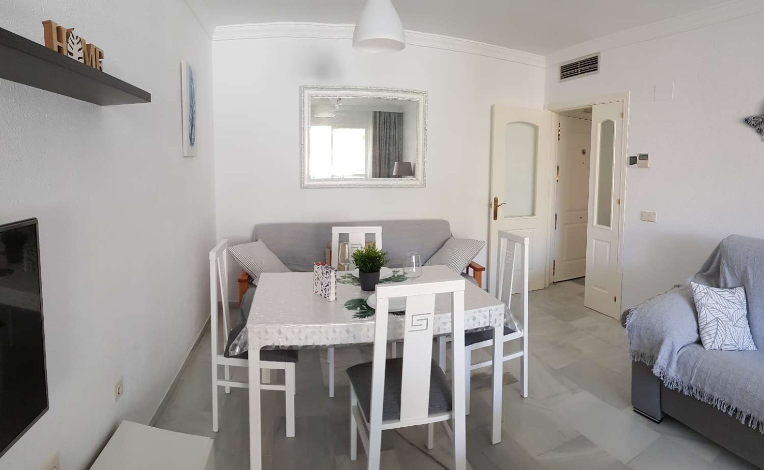 Se alquila dede 30/8/26 -25/627 magnifico apartamento al lado de la playa en La Carihuela (Torremolinos)
