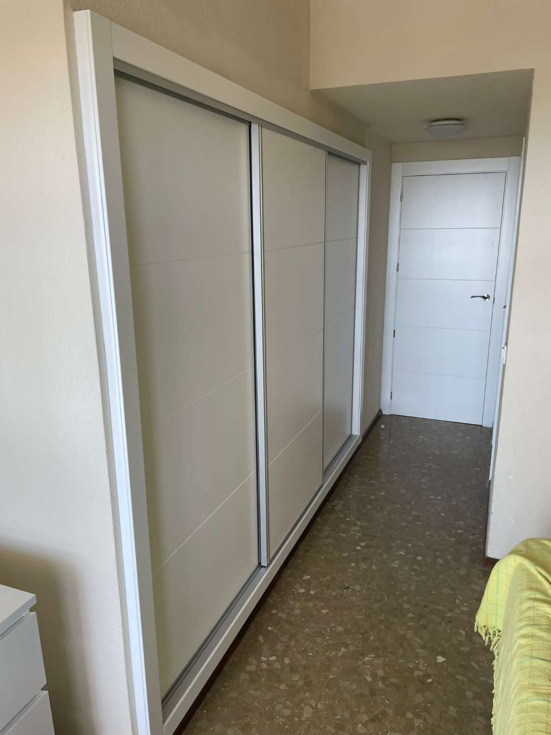 MEDIA TEPORADA Se alquila desde el 01 /09/26 hasta 30/06/27 magnifico apartamento en Playamar con vistas al mar (Torremolinos)