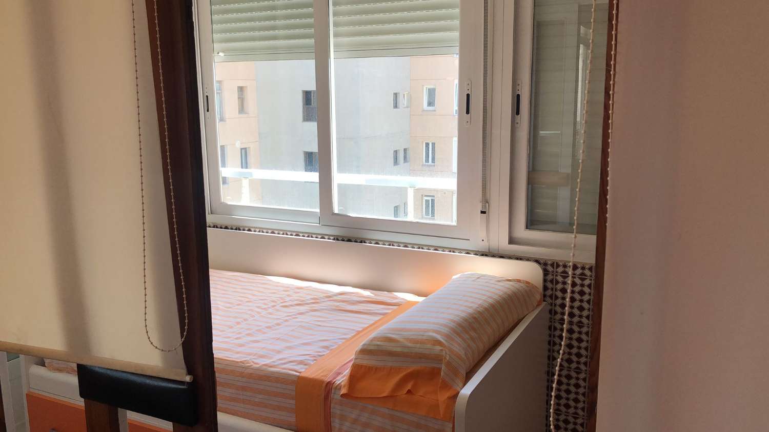 MEDIA TEPORADA Se alquila desde el 01 /09/26 hasta 30/06/27 magnifico apartamento en Playamar con vistas al mar (Torremolinos)