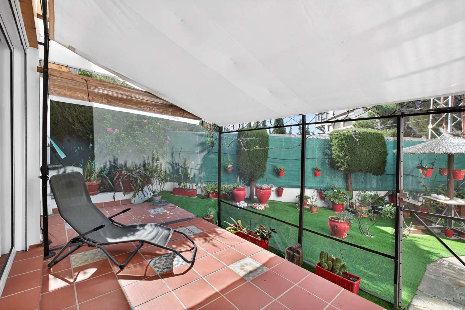 UPEA PARITALO MERINÄKÖALOILLA MYYNNISSÄ CALAHONDASSA (MIJAS)