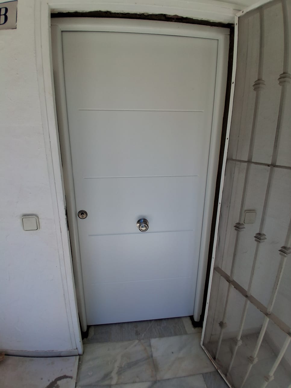 MEDIA TEMPORADA SE ALQUILA DESDE 1.9.26- 15.6.27 BONITO APARTAMENTO EN PLANTA BAJA A 200 METROS DE LA PLAYA EN BENALMADENA