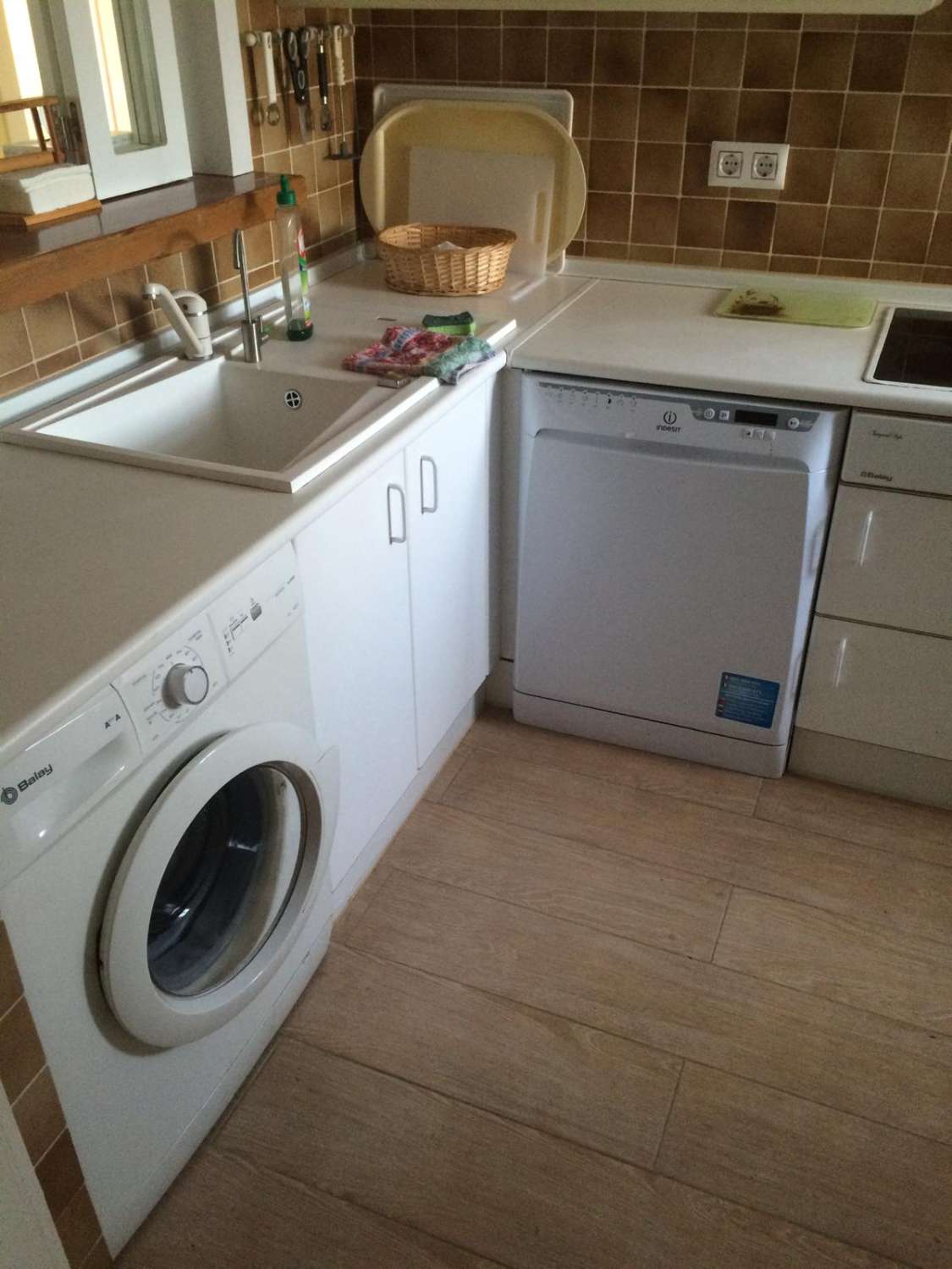 MEDIA TEMPORADA SE ALQUILA DESDE 1.4.27-30.6.27 BONITO APARTAMENTO CON VISTAS AL MAR EN ZONA PLAYAMAR (TORREMOLINOS)