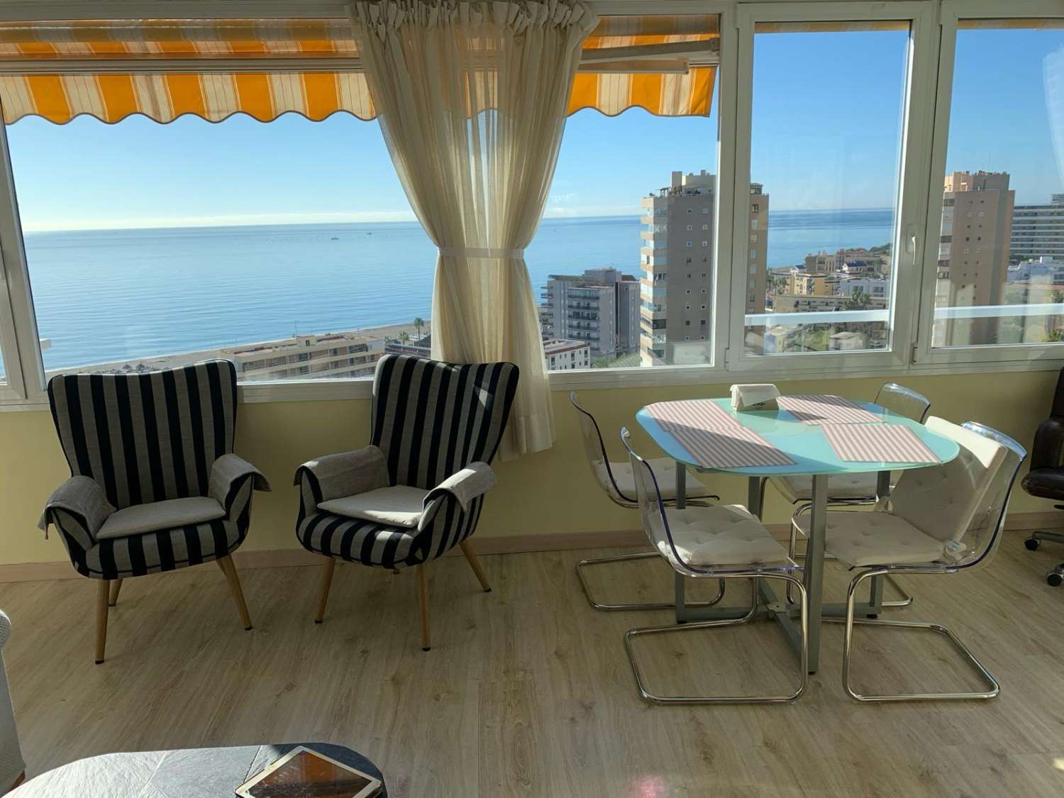 MEDIA TEMPORADA SE ALQUILA DESDE 1.4.27-30.6.27 BONITO APARTAMENTO CON VISTAS AL MAR EN ZONA PLAYAMAR (TORREMOLINOS)