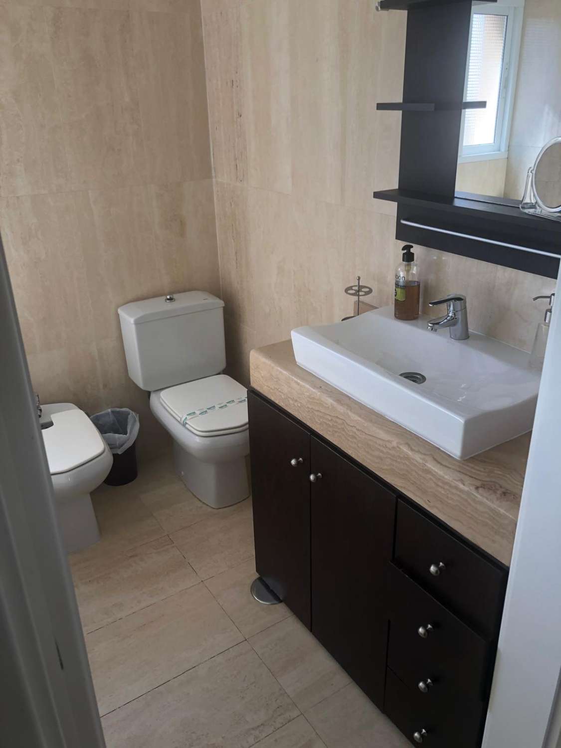 MEDIA TEMPORADA SE ALQUILA DESDE 1.4.27-30.6.27 BONITO APARTAMENTO CON VISTAS AL MAR EN ZONA PLAYAMAR (TORREMOLINOS)