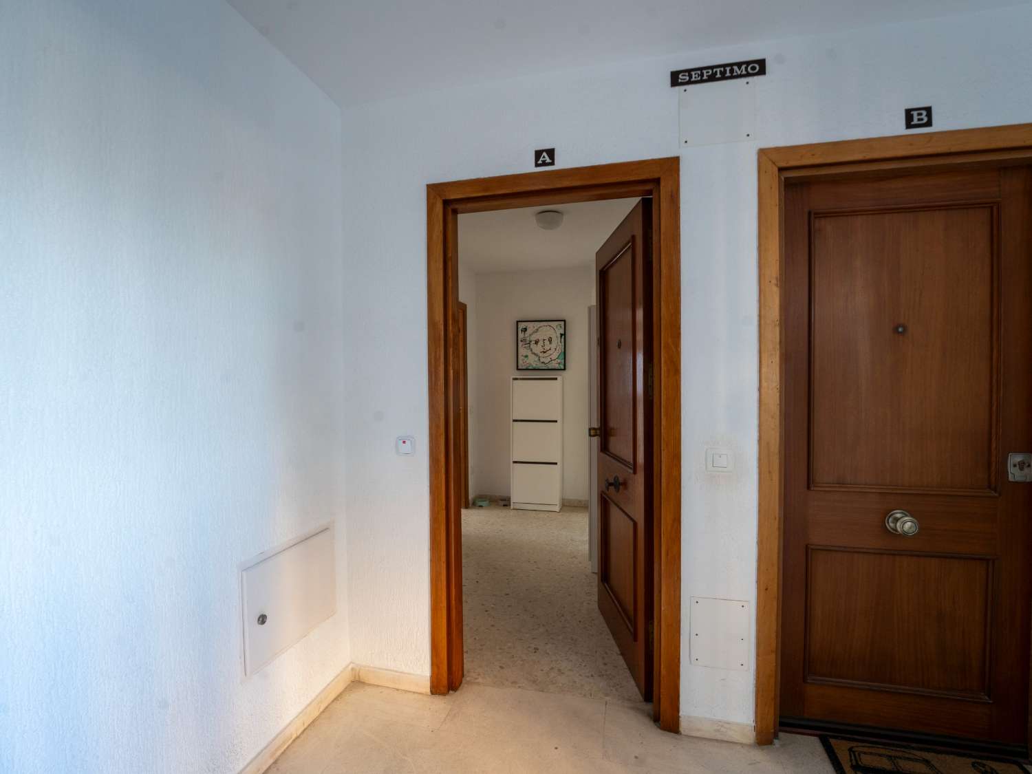 MEDIA TEMPORADA . SE ALQUILA DESDE EL 01/9/2026-30.6.27 BONITO APARTAMENTO CON VISTAS AL MAR EN LA CARIHUELA (TORREMOLINOS