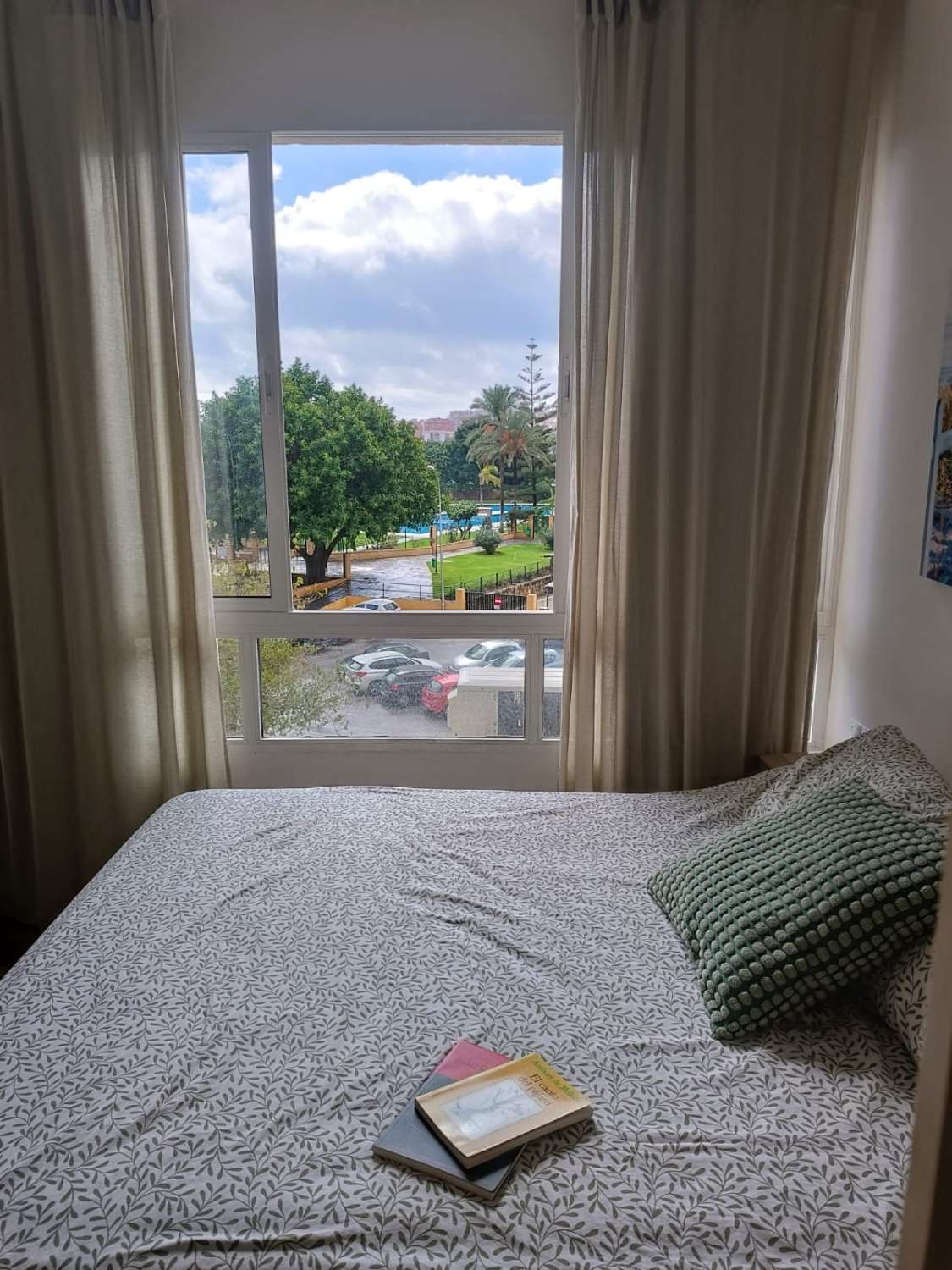 Media temporada . Se alquila desde  1.9.26 - 30/06/27 bonito estudio con vistas al mar y al montaña en La Colina (Torremolinos)