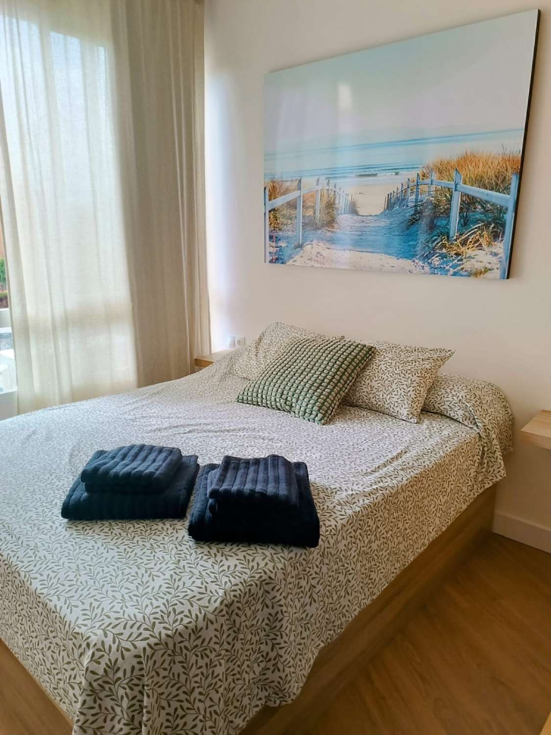 Media temporada . Se alquila desde  1.9.26 - 30/06/27 bonito estudio con vistas al mar y al montaña en La Colina (Torremolinos)