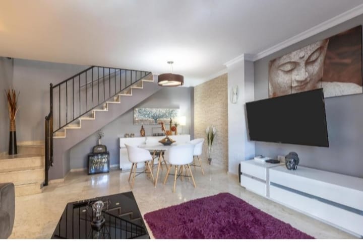 Se alquila por larga temporada desde   01/09/26-magnifico Chalet Adosado en Torrequebrada (Benalmadena)